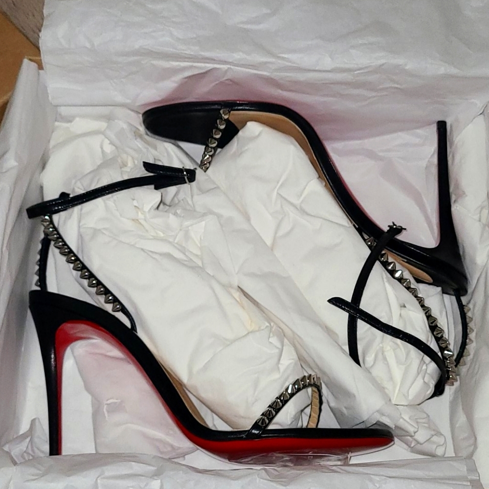 Christian Louboutin So Me